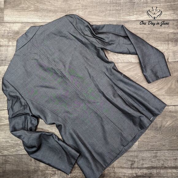 Tahari 2 Button Blazer Size 6 - Picture 5 of 5